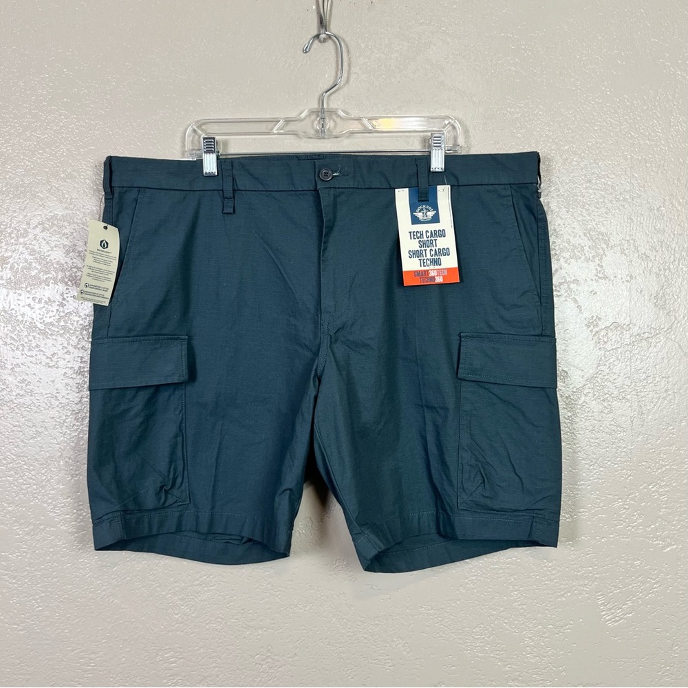 NWT Dockers Mens Sz 42 Gray  Cotton Smart‎ Tech 360 Cargo Short Breathable $60